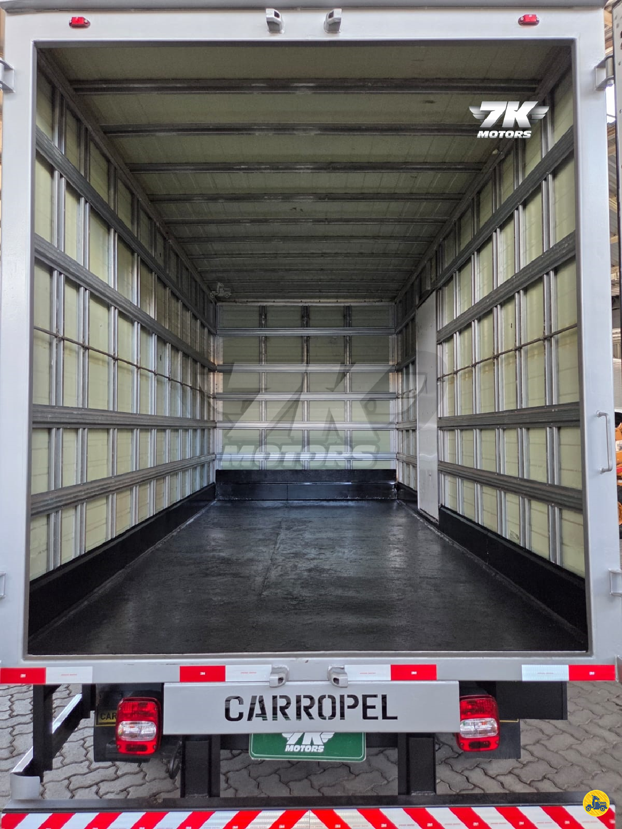 CAMINHAO VOLKSWAGEN DELIVERY EXPRESS Baú Furgão 3/4 4x2 7K Motors ITAITINGA CEARÁ CE